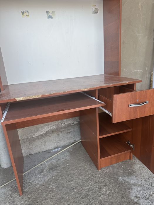 Стол для учебы..