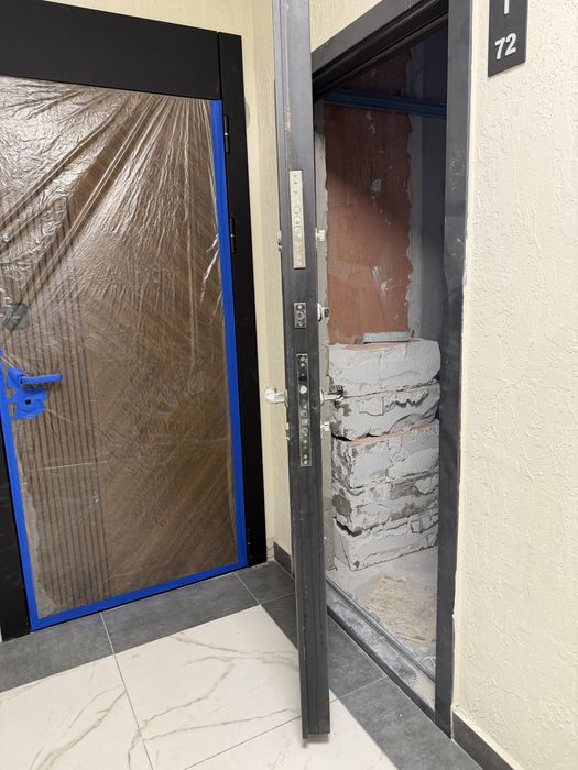 Продам     дверь