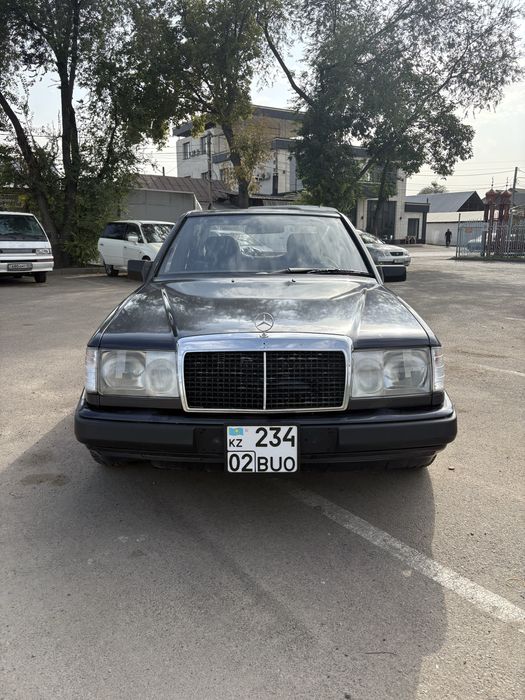 Mercedes Benz e230 автомат