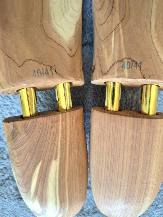 Antere / Șponere calapoade pantofi din lemn de cedru (Shoe Trees)