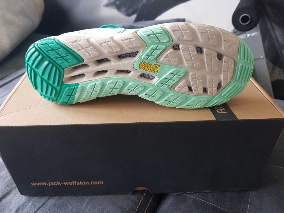 Туристически обувки Karrimor размер 36.5 и 37 и Jack Wolfskin 37.5