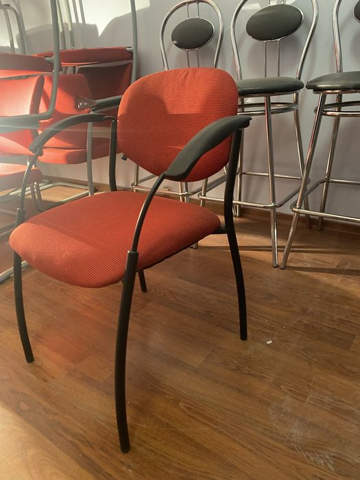 Стулья на раме..