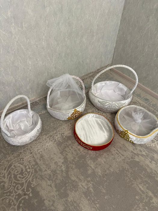 Продаются корзины.