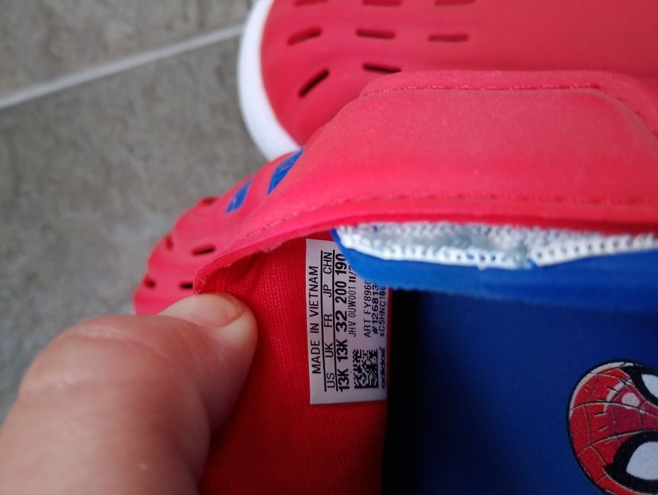 Adidas mărimea 32