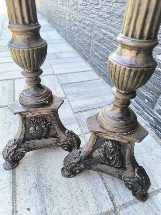 Pereche sfeșnice vechi de altar, cca. 50 cm, bronz/alamă – Inima Sacră