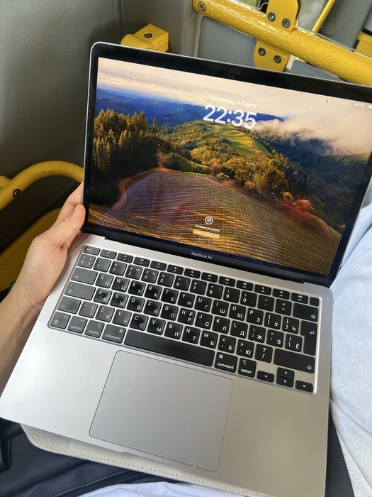 MacBook 2020 M1 + Touch ID