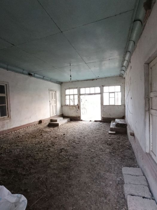 Uy sotiladi xolati yaxshi