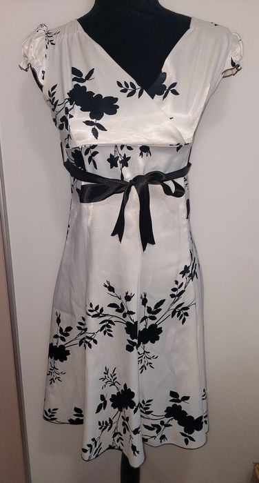 Rochie casual elegant satinata alb/negru cu bolero babydoll