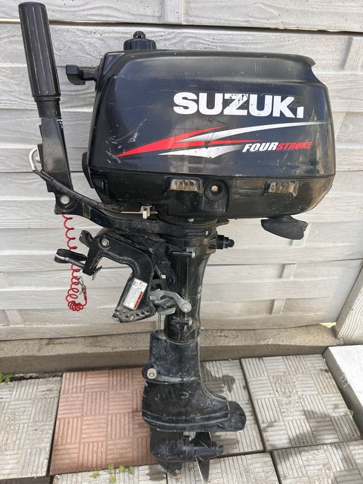 Barca cu motor suzuky