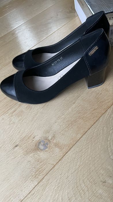 Pantofi comozi cu toc marimea 37