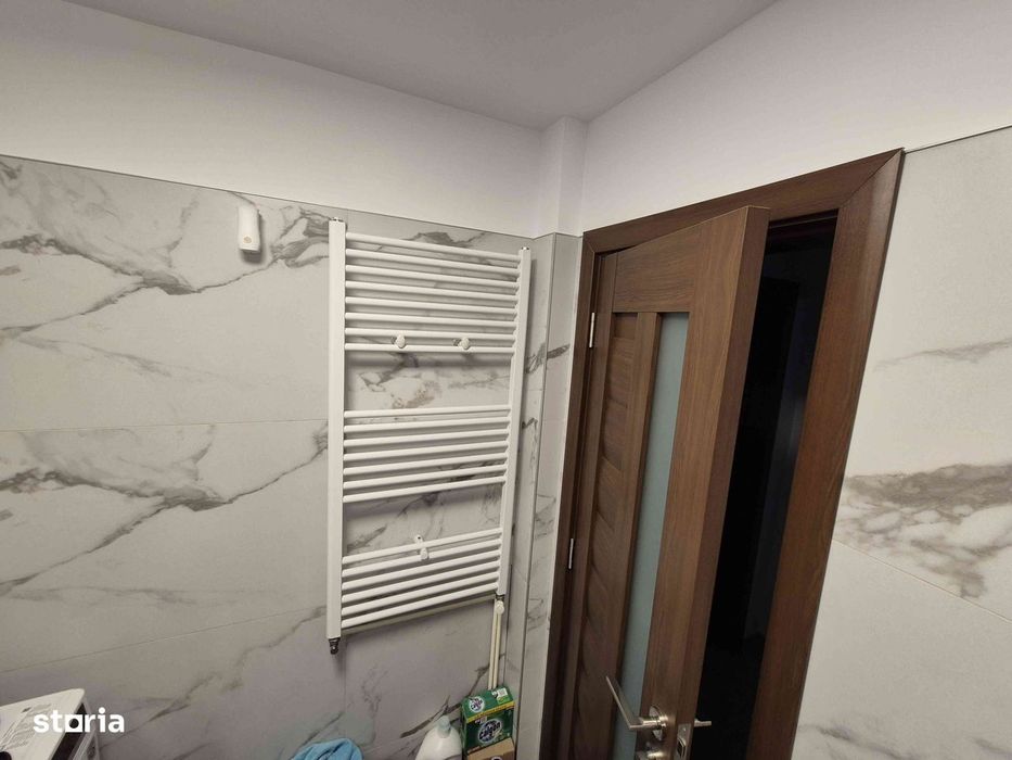 Proprietar vând apartament 2 camere central.