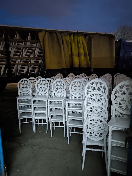 Masa rotunda și scaune nunta