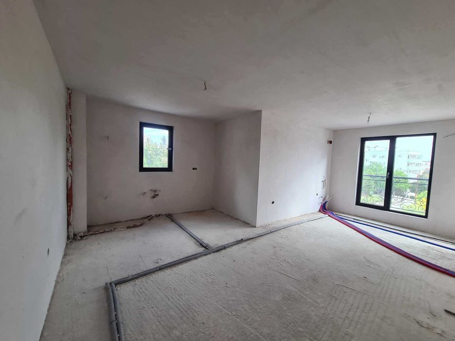 Продава се Тристаен апартамент в Хасково, Бадема - 97 кв.м за 1005 €/кв.м - Снимка #1