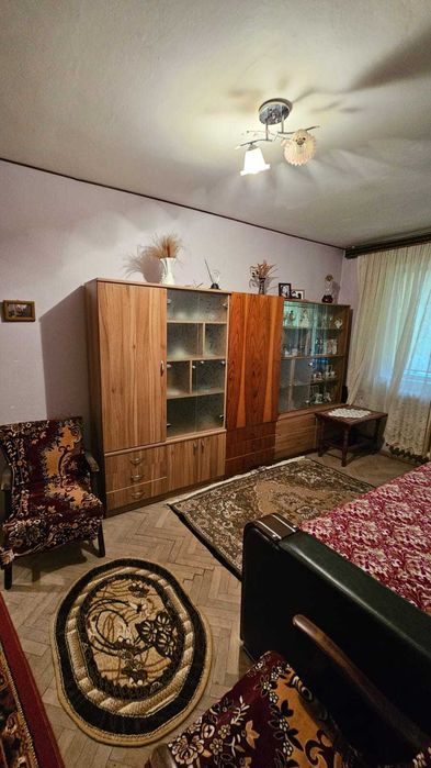 Apartament 2 camere de vanzare Pacani (zona Deal)