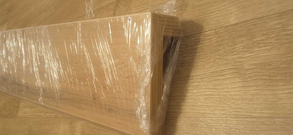 Продаю 2 полки со скрытым крепежом