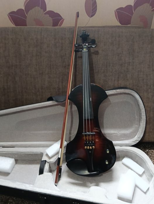Електрическа цигулка (electric violin)