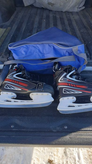 Продам лыжи с ботинками