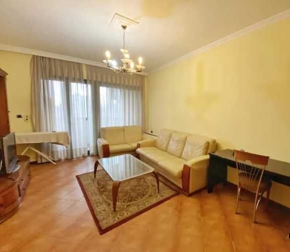 Дава се под наем Четиристаен апартамент в Пловдив, Център - 99 кв.м за 255 € - Снимка #3