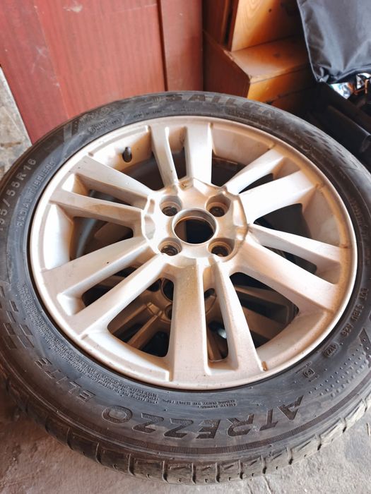 Продам летние шины с дисками