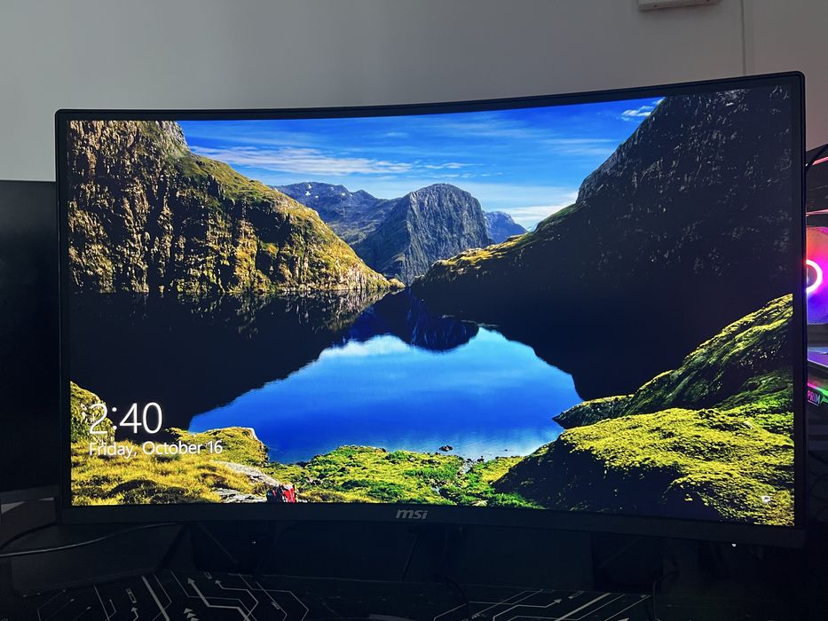 Monitor curbat 2k MSI MAG 274CQF