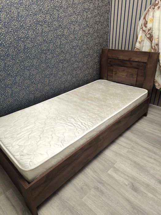 кровать одна спальная 90*200