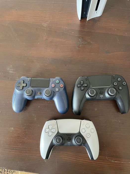 PS5 + ps plus с 3 джойстика + диски