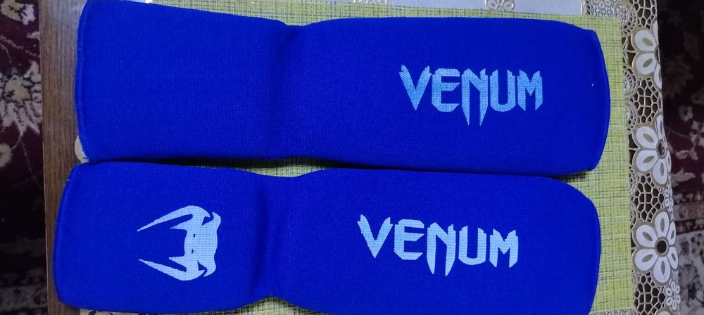 Щитки для ног от Venum