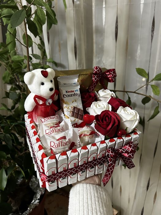 Aranjament dulciuri dragobete si martie