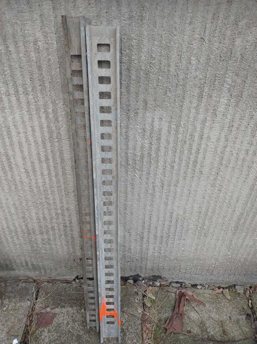 Montanti reglabil multigaura 120 cm 65 lei/ set