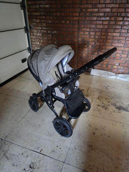 Продам коляску 2 в 1