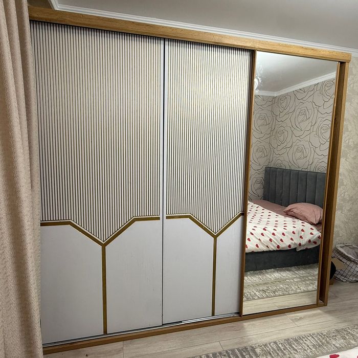 Продам срочно шкаф купе