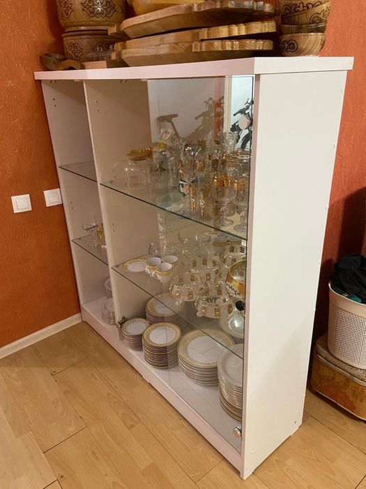 Продам Сервант доя посуды