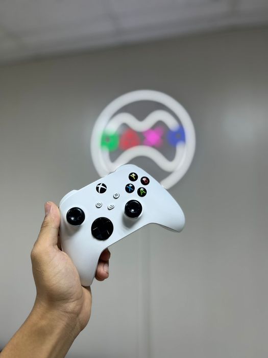 Xbox геймпад в хорошем состоянии