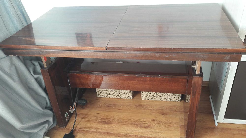 Холна маса разтегателна с повдигащ механизъм