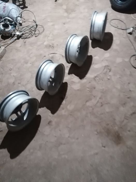 Диска. 15.лик.сотилоди.нархи.келшамиз. Синики. Йук