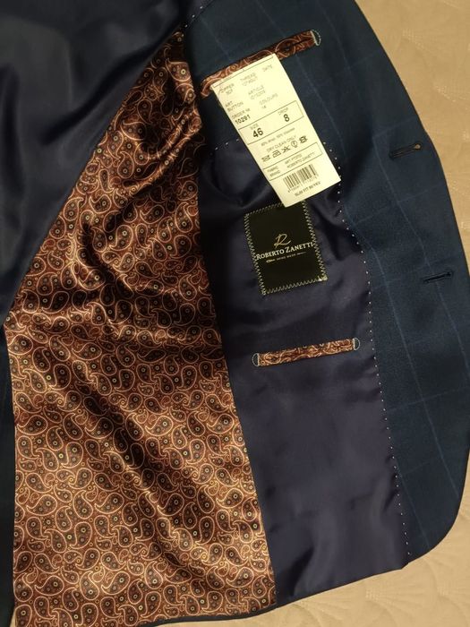 Продам костюм новый