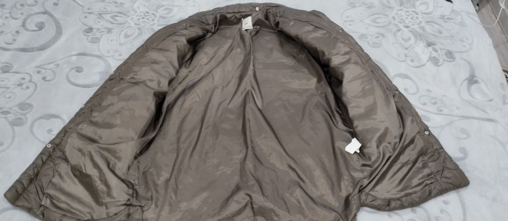 Продам куртку женскую