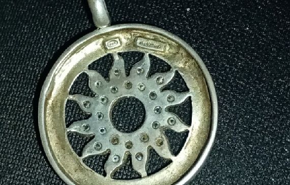 De vânzare medalion foarte vechi de argint 925 An 1975