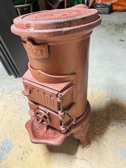 Ретро печка на дърва