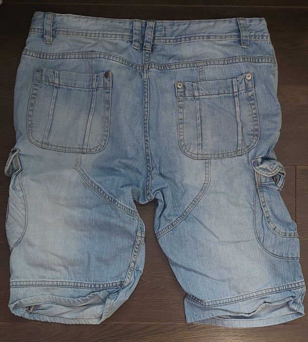 Pantaloni scurti de blugi Breshka