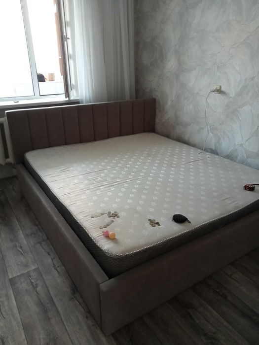 Продам кровать двуспальная 2*180
