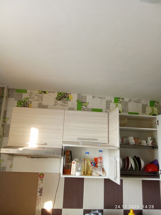 Продам угловой шкаф  (верх )