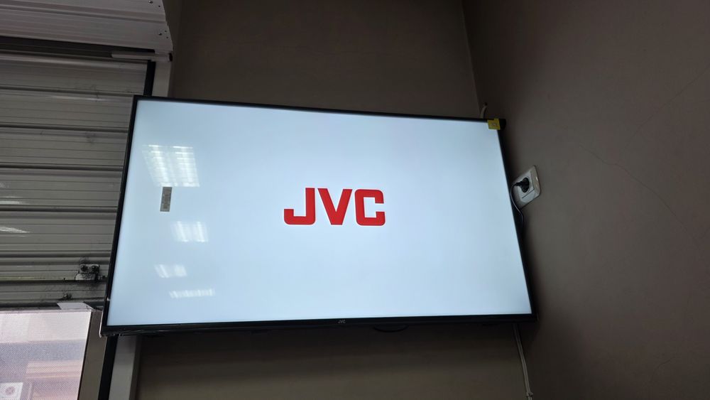 JVC -43" VAF3330 android нов
