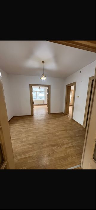 Vand conac istoric/casa/pensiune  /380 mp utili /zona A /Urlati /toate utilitatile /Direct proprietar /demisol /parter/mansarda 3 intrari din 3 strazi