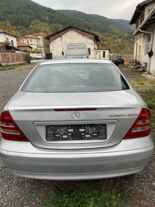 Mercedes C200 W203 на части