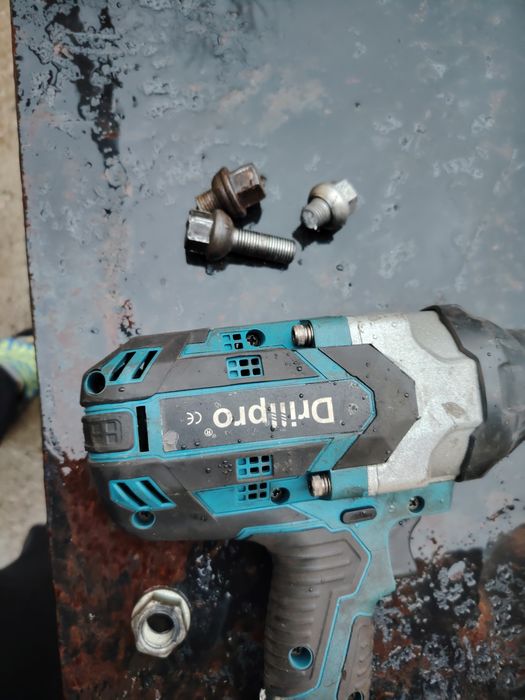 Cheie pistol impact  3/4 pe acumulator compatibil makita  2000 nm