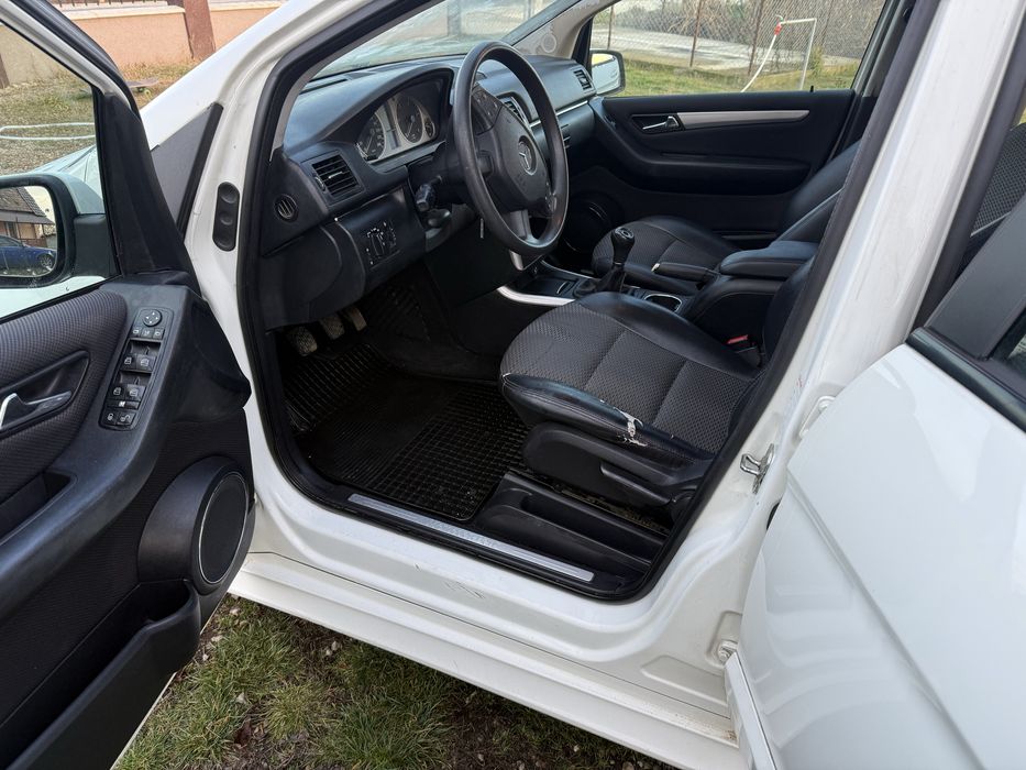 Mercedes B 180 2.0 D 2011