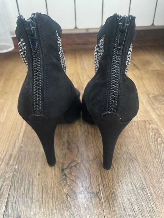 Pantofi eleganți