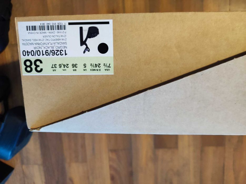 Дамски кожени сандали ZARA