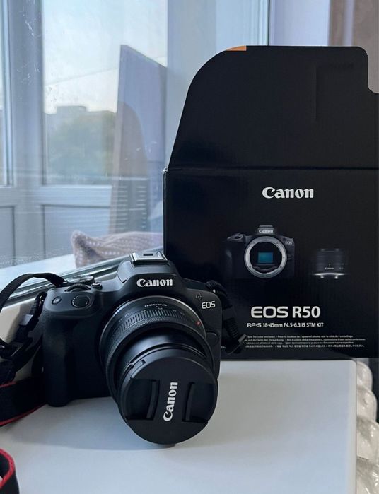 фотоапарат Canon EOS R50